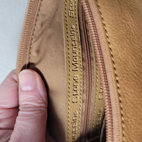 Small Stone Mountain Leather Shoulder bag Multiple zippered pockets - Picture 9 of 14